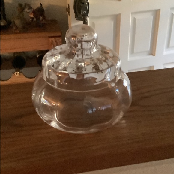 WEDGEWOOD CRYSTAL SMALL CANDY DISH WITH LID PRISTINE CONDITION THIN CRYSTAL - Picture 7 of 9